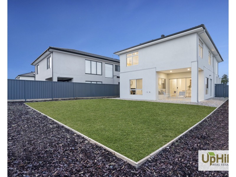 54 Carnelian Circuit, Clyde North VIC 3978