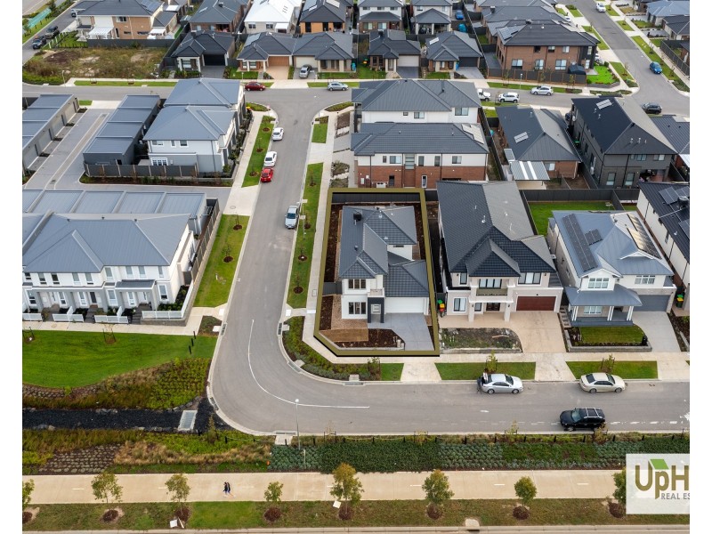 54 Carnelian Circuit, Clyde North VIC 3978