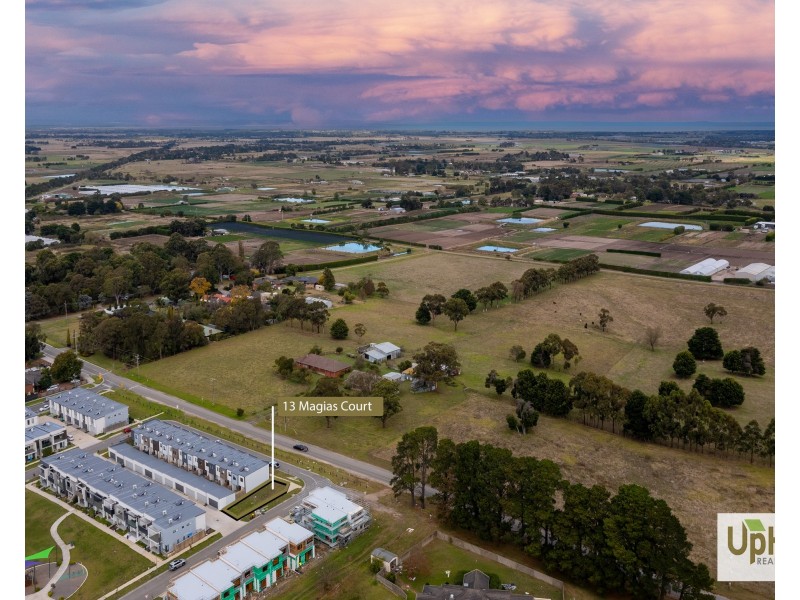 13 Magias Circuit, Clyde VIC 3978