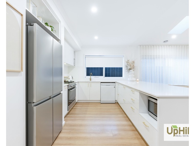 9 Parakeet Street, Clyde North VIC 3978