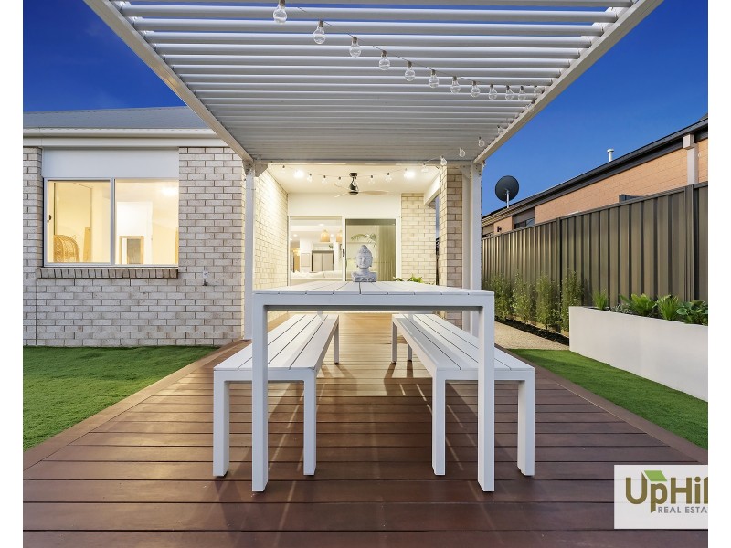 9 Parakeet Street, Clyde North VIC 3978