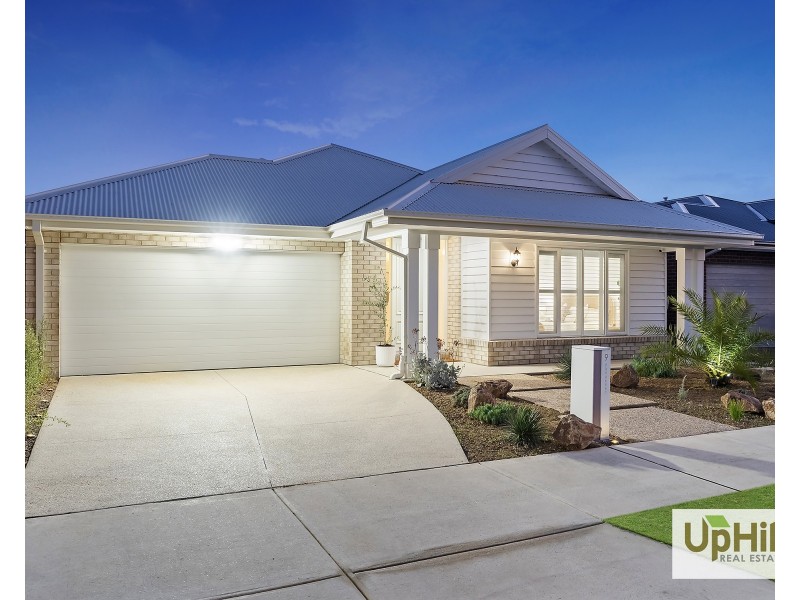 9 Parakeet Street, Clyde North VIC 3978