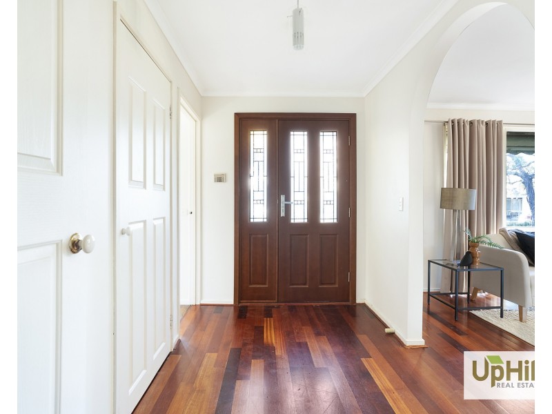 24 Crossdale Rise, Endeavour Hills VIC 3802