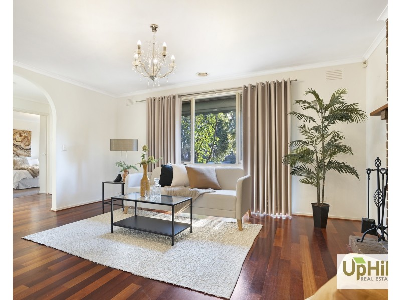24 Crossdale Rise, Endeavour Hills VIC 3802