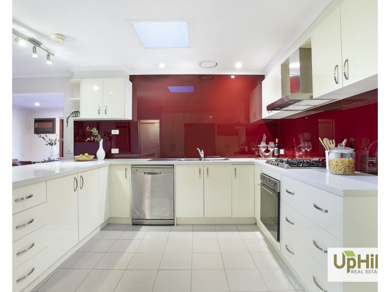 24 Crossdale Rise, Endeavour Hills VIC 3802