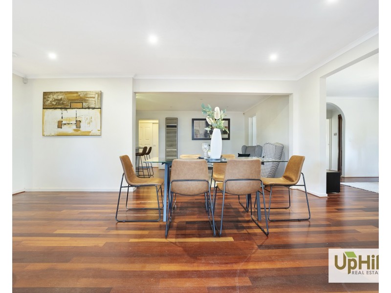 24 Crossdale Rise, Endeavour Hills VIC 3802