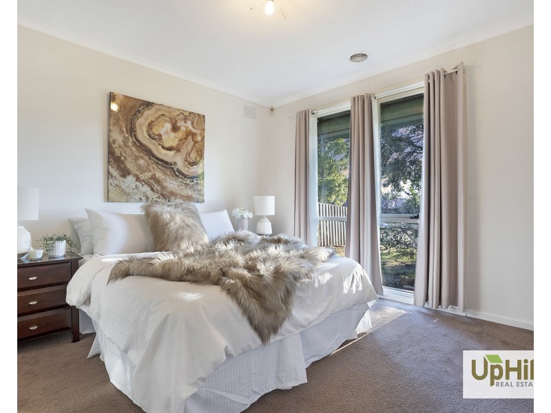 24 Crossdale Rise, Endeavour Hills VIC 3802