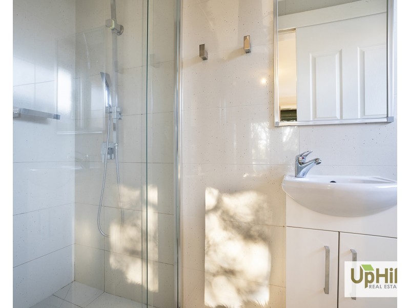24 Crossdale Rise, Endeavour Hills VIC 3802