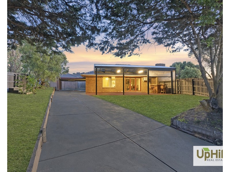 24 Crossdale Rise, Endeavour Hills VIC 3802