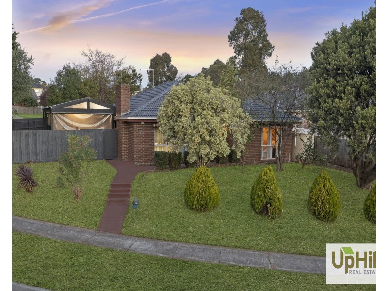 24 Crossdale Rise, Endeavour Hills VIC 3802