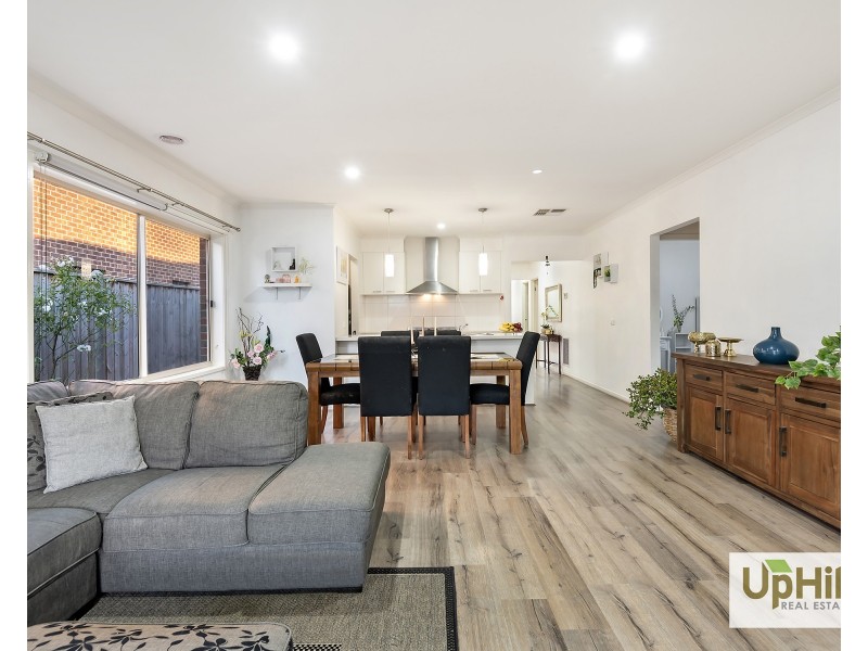 11 Highbury Road, Clyde North VIC 3978