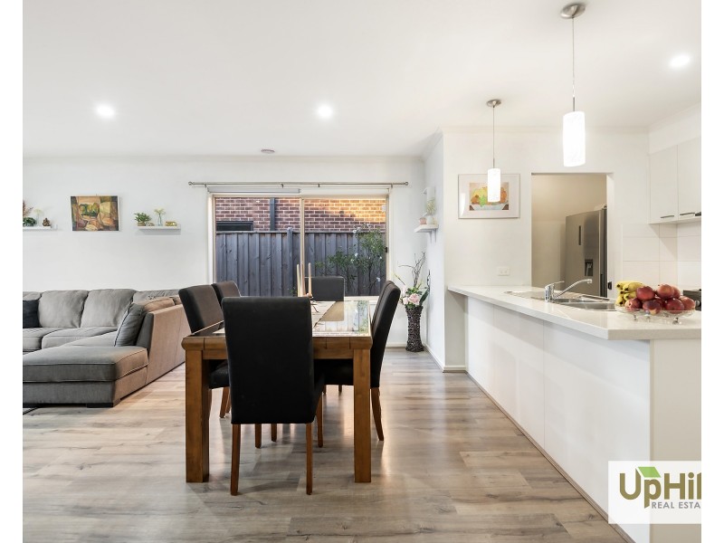 11 Highbury Road, Clyde North VIC 3978