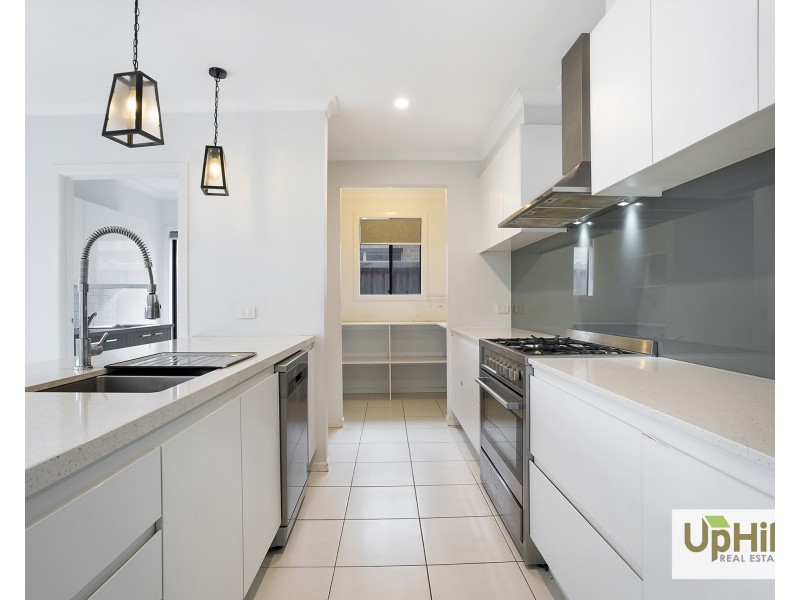 20 Elkedra Way, Cranbourne North VIC 3977