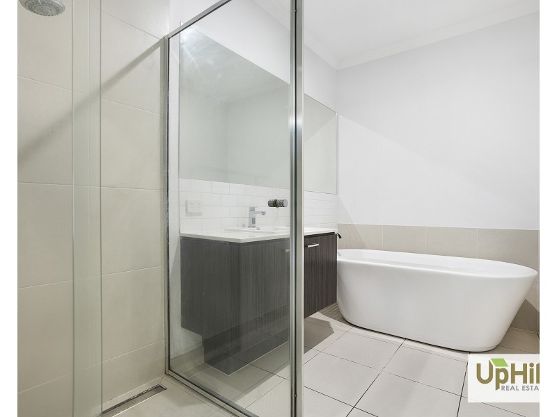 20 Elkedra Way, Cranbourne North VIC 3977