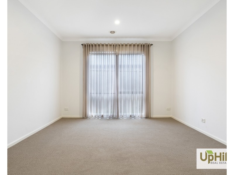 20 Elkedra Way, Cranbourne North VIC 3977