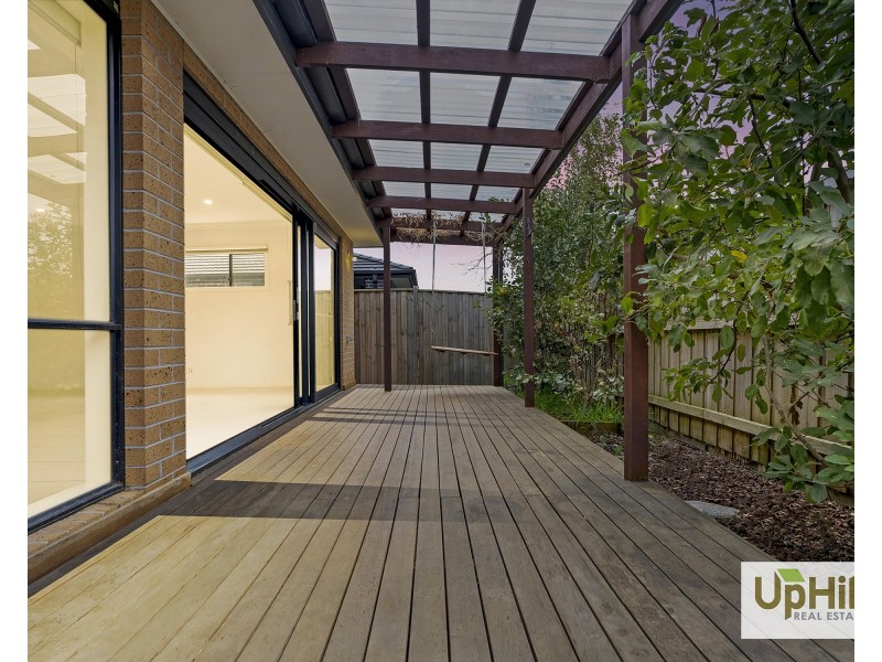 20 Elkedra Way, Cranbourne North VIC 3977