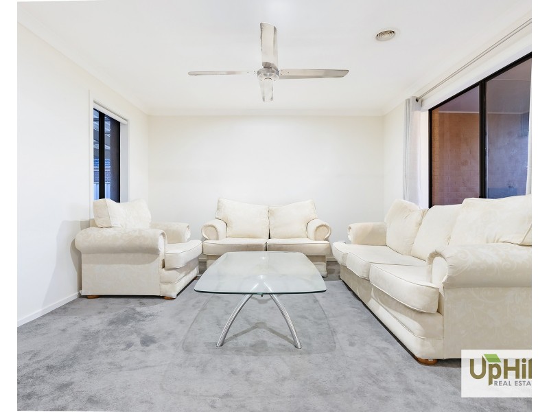 98 Blue Horizons Way, Pakenham VIC 3810