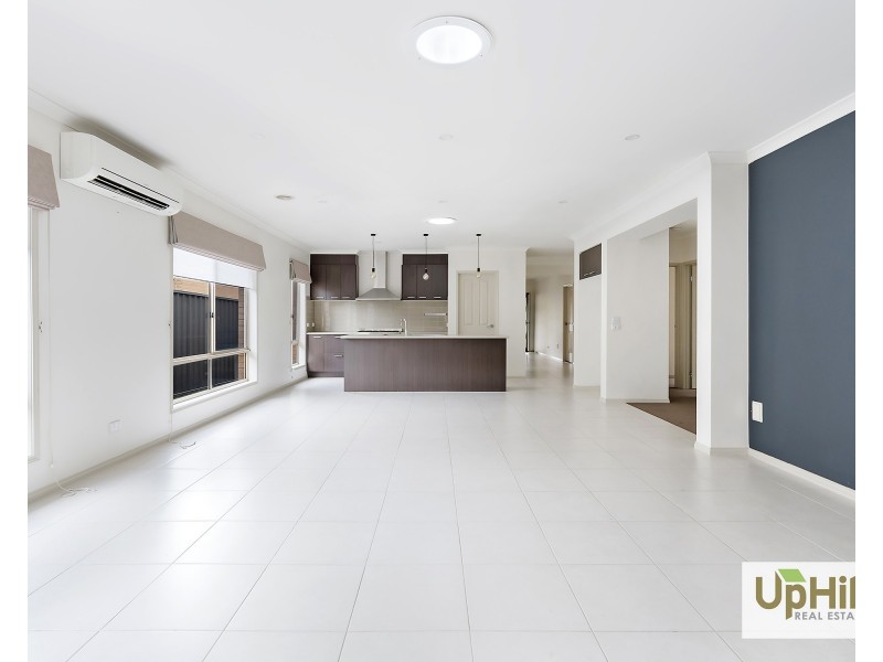 19 Jupiter Crescent, Cranbourne West VIC 3977