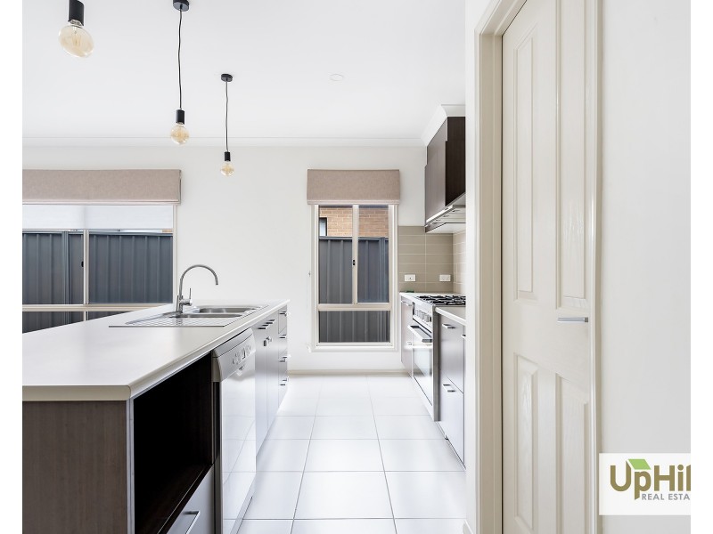 19 Jupiter Crescent, Cranbourne West VIC 3977