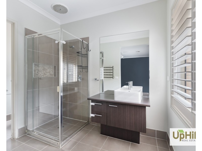 19 Jupiter Crescent, Cranbourne West VIC 3977