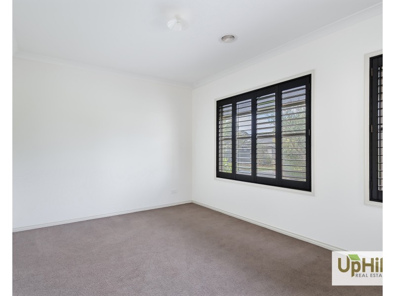 19 Jupiter Crescent, Cranbourne West VIC 3977