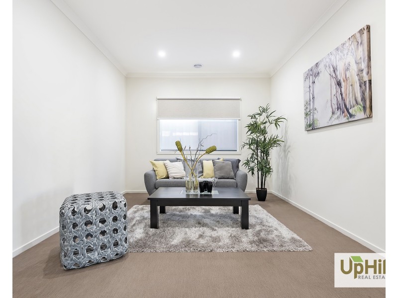 7 Bourbon Road, Cranbourne East VIC 3977
