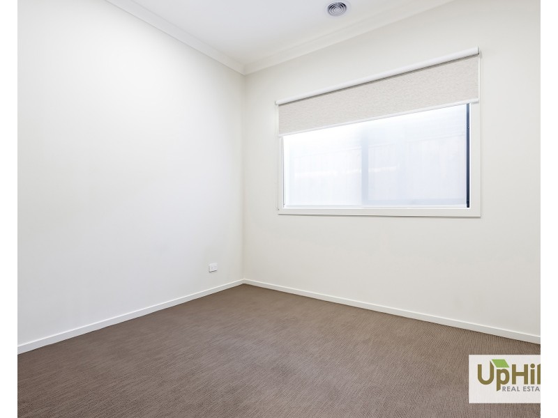 7 Bourbon Road, Cranbourne East VIC 3977