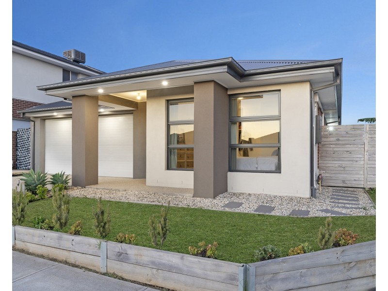 17 Catch Street, Clyde VIC 3978