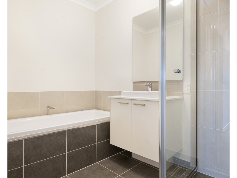 17 Catch Street, Clyde VIC 3978