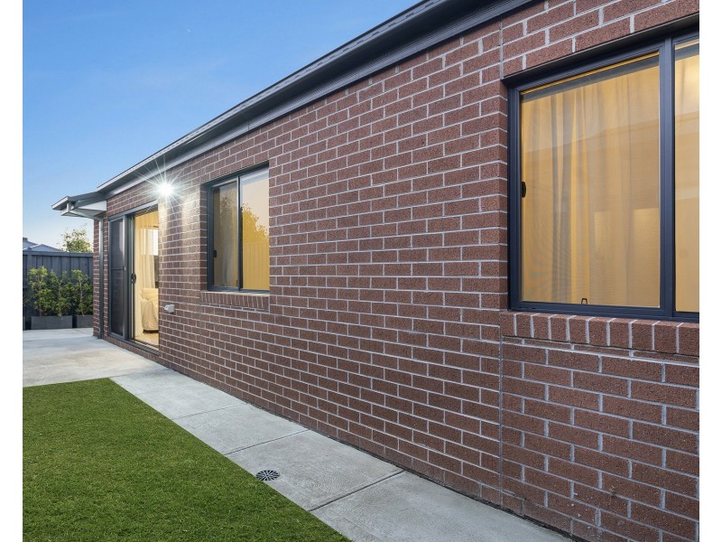 17 Catch Street, Clyde VIC 3978