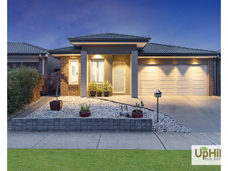 168 Selandra Boulevard, Clyde North VIC 3978