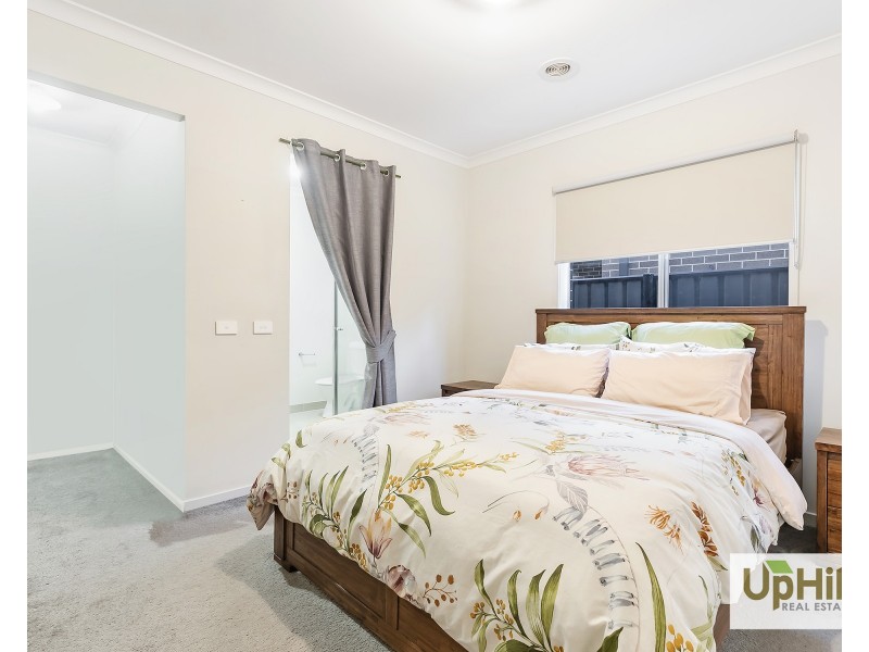 168 Selandra Boulevard, Clyde North VIC 3978