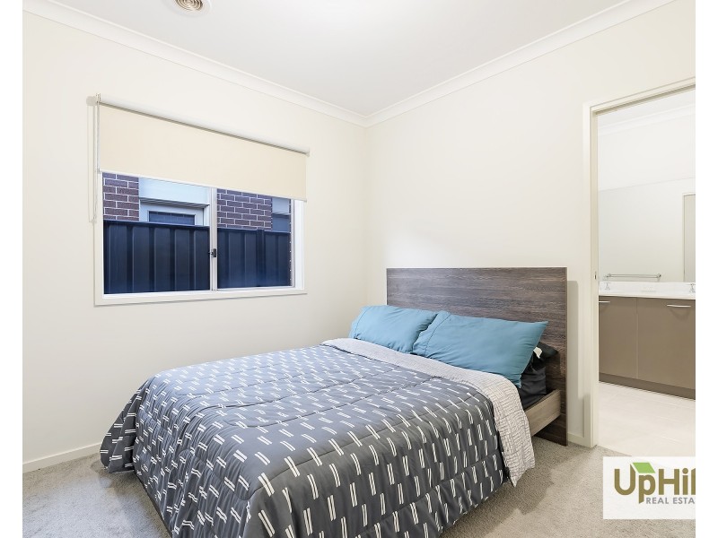 168 Selandra Boulevard, Clyde North VIC 3978