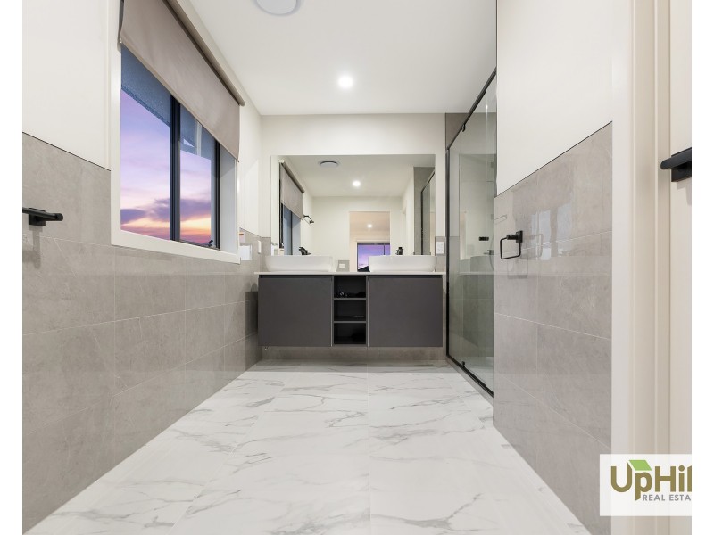 29 Athenaeum Avenue, Clyde North VIC 3978