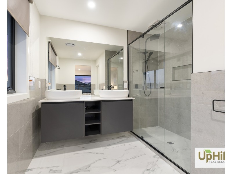 29 Athenaeum Avenue, Clyde North VIC 3978