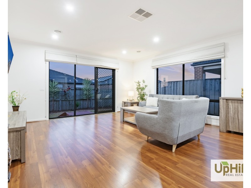 27 Parkgate Drive, Clyde North VIC 3978