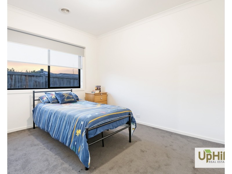 27 Parkgate Drive, Clyde North VIC 3978