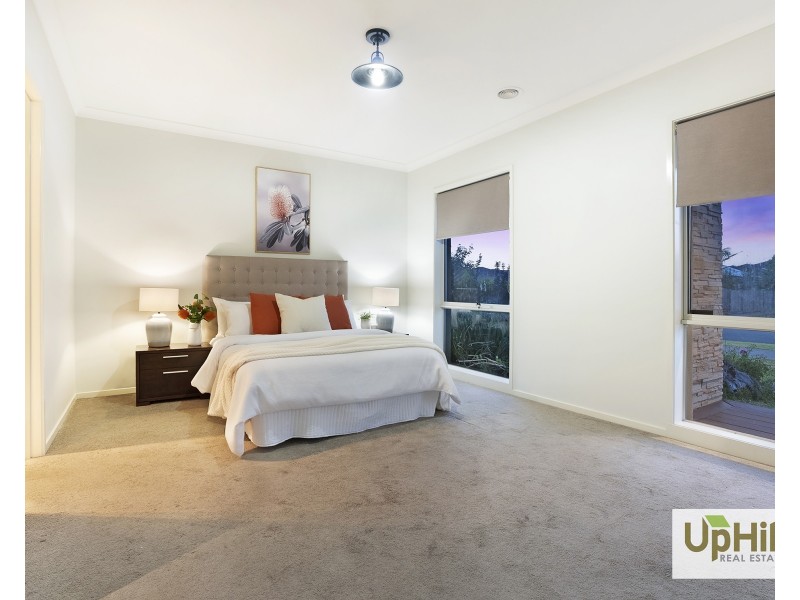 10 Grande Belmond Avenue, Clyde VIC 3978