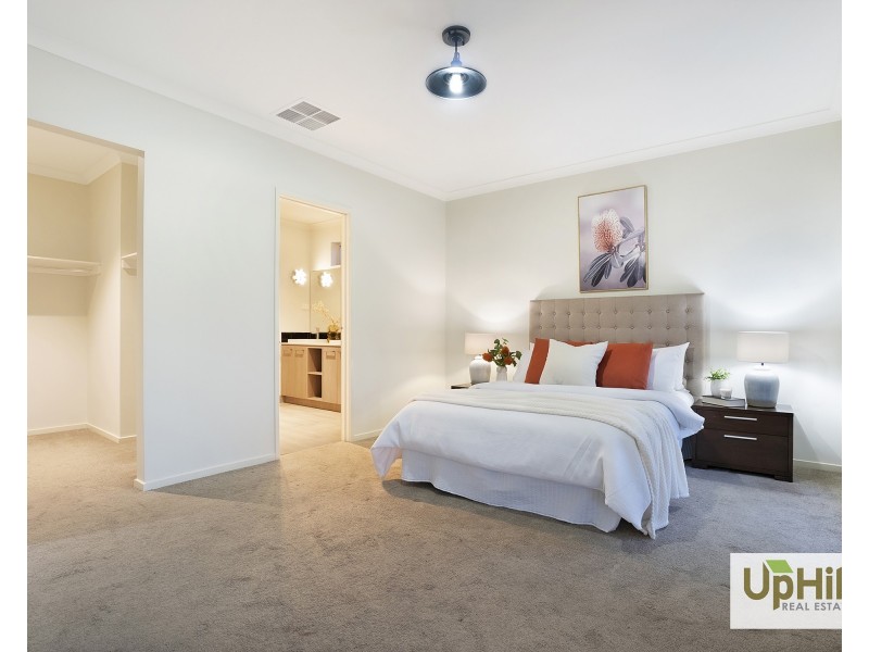 10 Grande Belmond Avenue, Clyde VIC 3978