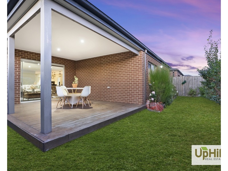 10 Grande Belmond Avenue, Clyde VIC 3978