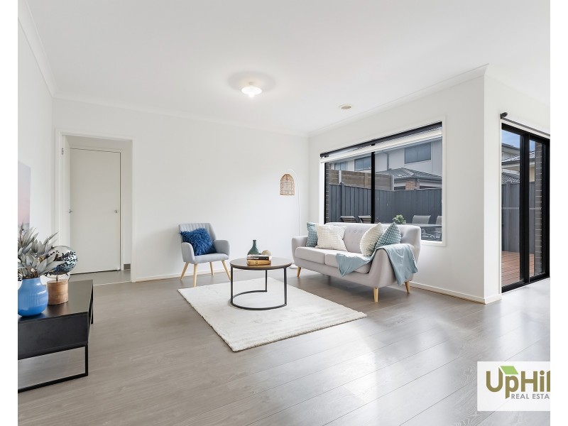 15 Dressen Way, Clyde North VIC 3978