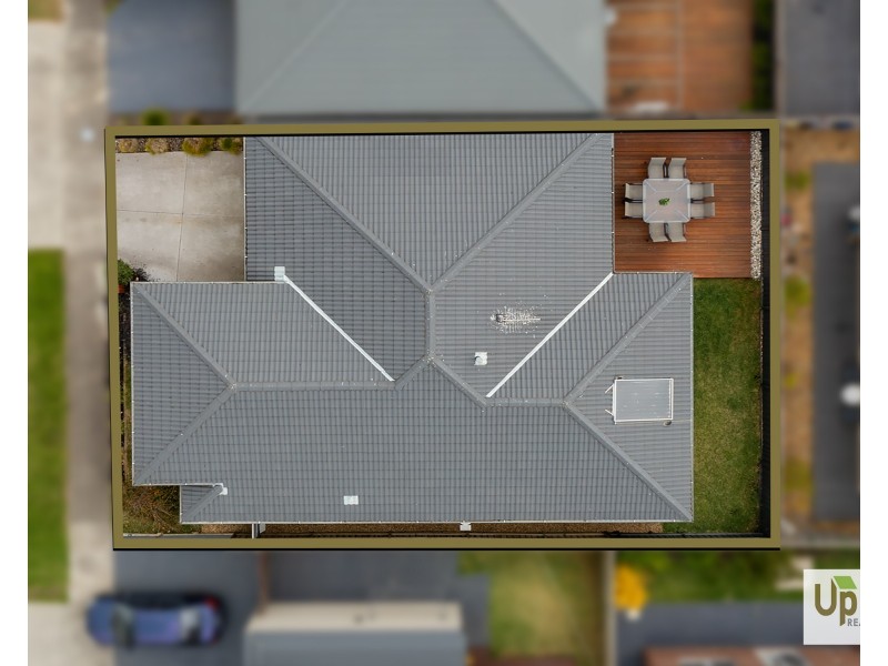 15 Dressen Way, Clyde North VIC 3978