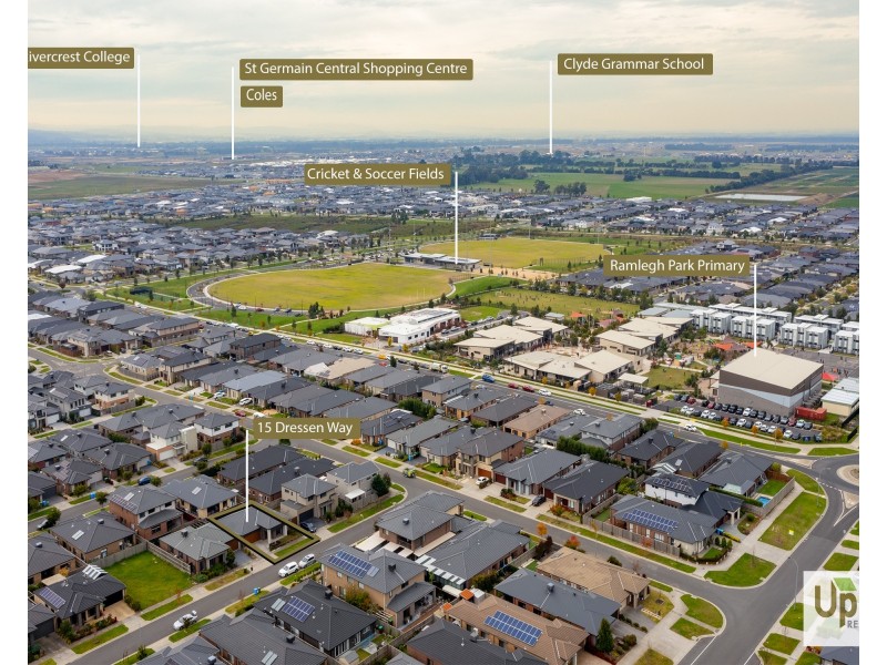 15 Dressen Way, Clyde North VIC 3978