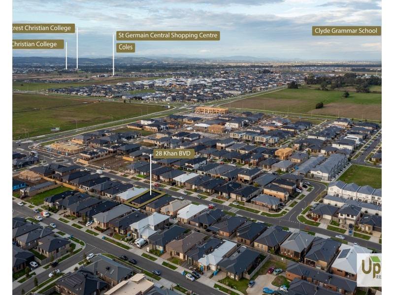 28 Khan Boulevard, Clyde North VIC 3978