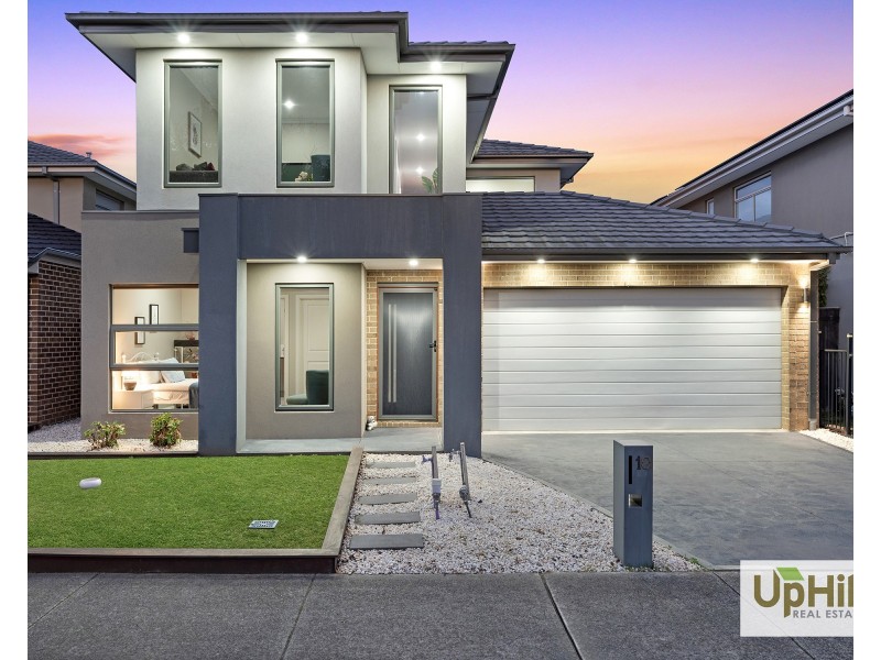 10 Yandra Street, Clyde North VIC 3978