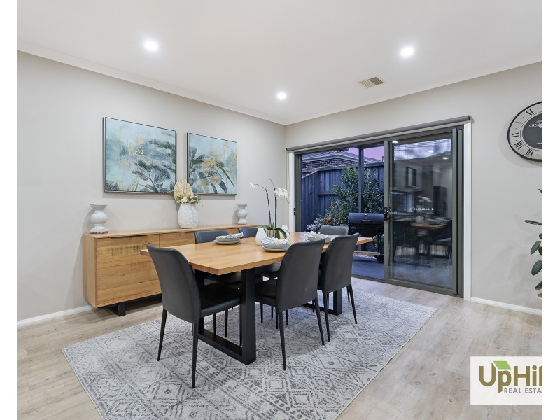 10 Yandra Street, Clyde North VIC 3978