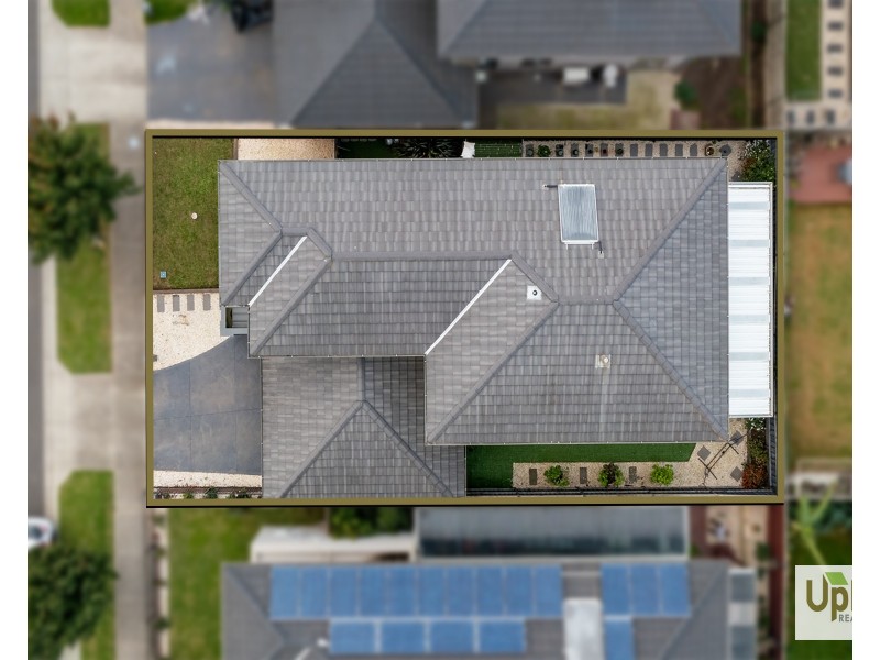 10 Yandra Street, Clyde North VIC 3978