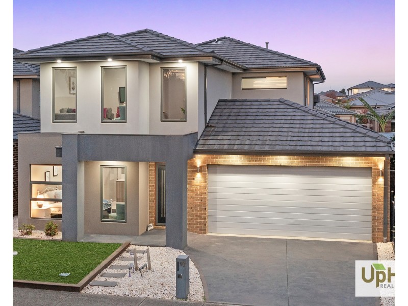 10 Yandra Street, Clyde North VIC 3978