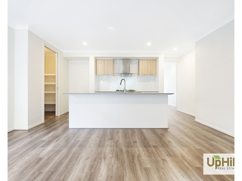 92 Borthwick Parade, Clyde North VIC 3978