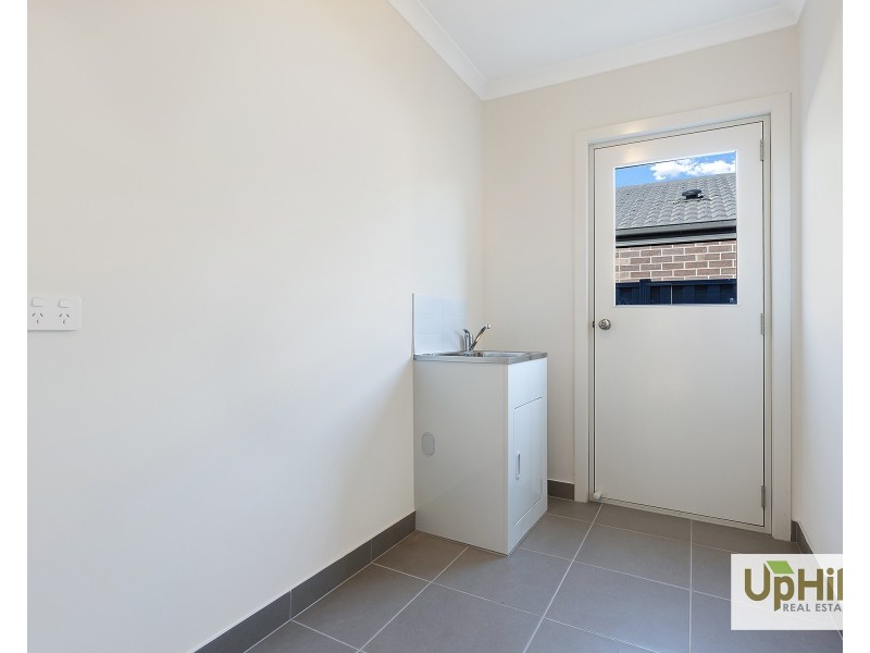 92 Borthwick Parade, Clyde North VIC 3978